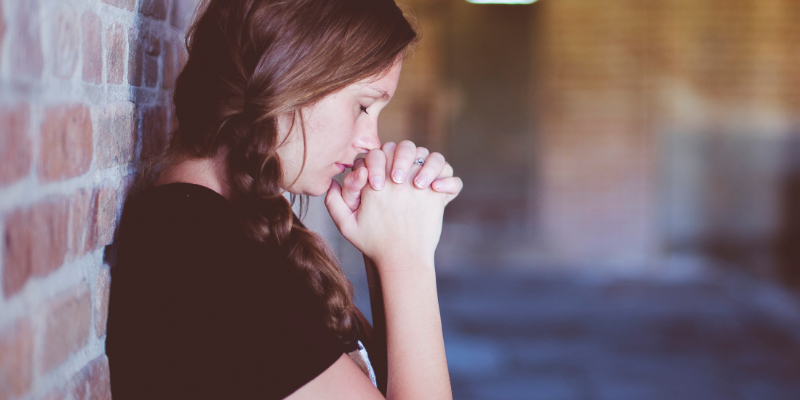 girlatprayersmlr